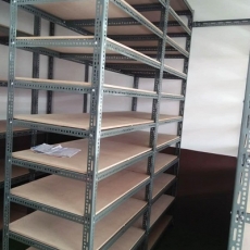 PLYWOOD CAPACITY - 200kg Per Layer