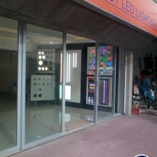 cot led showroom 5