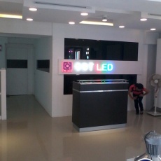 cot led showroom 11