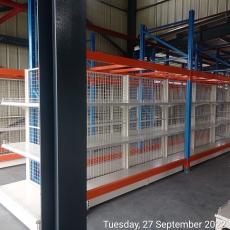 WIREMESH GONDOLA WITH PALLET RACK